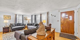 22 JAMES Place Gallery 6