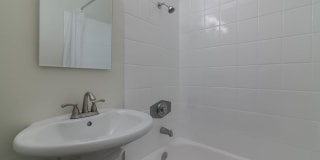 4854-4860 Hazeltine Apartments Gallery 5