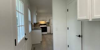 Great Location 3 bedroom 1 bath 1car garage Gallery 10
