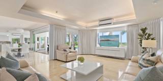 Paradise Beach Estate: Beachfront 6BR w/ Pool, Guest Suite & Pickleball Gallery 7