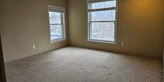 Highlands 1 Bedroom 1 Bath w/ Yard and Laundry! Gallery 9