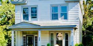 Charming 4bdrm/1.5bth Home Located in Richmond's North Highland Park w/Balcony!! Gallery 1