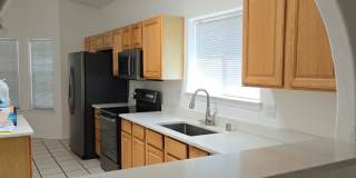 3 Bedroom, 2 Bathroom Home! Schedule a Showing! Gallery 3