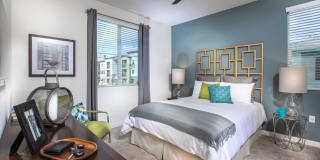 Hollister Village Gallery 28