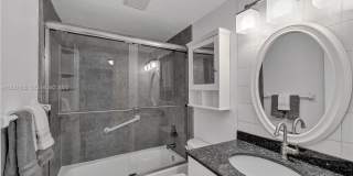 2716 Northeast 30th Place Gallery 4
