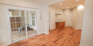 22090 AVONWORTH Square Gallery 3