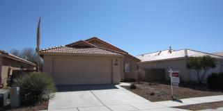 3 Bedroom in Rita Ranch, Great Room, Spacious Master Bedroom, Big Yard Gallery 1