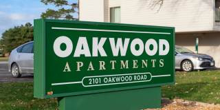 Large 1 & 2 Bedrooms available, PET FRIENDLY! Gallery 34