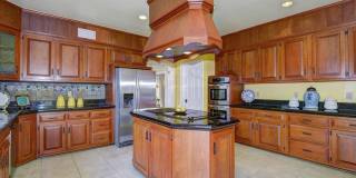 Luxurious living in Potomac! Main House and Guest House included! Gallery 8