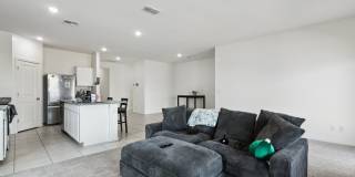 Charming 3BR House in Tolleson Gallery 4