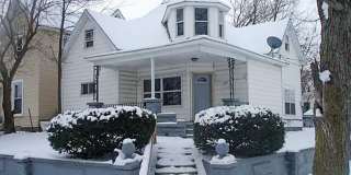 Spacious Newly Renovated 4 Bed 2 Full Bath Home Located Near Downtown! Gallery 1