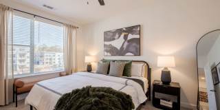 Taryn at 401 Gallery 33