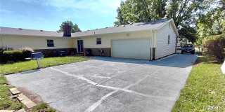 874 Hollyridge Drive Gallery 31