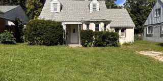 3 Bedroom/ 1.5 bath tucked away in "The Elms" Gallery 1