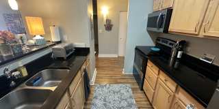 Executive 1 Bedroom Apartment right off 16th St. Mall - All Utilities Included! Gallery 8