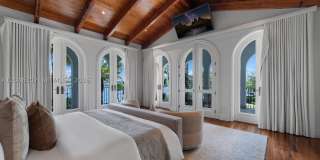 16 Palm Ave Gallery 16