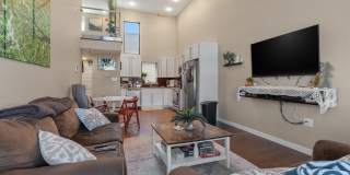 1142 CREASE Street Gallery 6