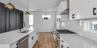 Stunning 4 Bedroom Home w/ Rooftop Deck Close to Downtown Nashville Gallery 8