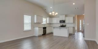 427 Amesbury Drive Gallery 23