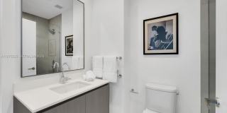 9201 E Bay Harbor Dr Gallery 25