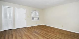 Well-maintained 2-bedroom, 1-bath upper level condo in Winston-Salem, Gallery 14