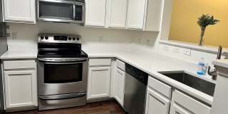 Room in 2 Bedroom Home at Donatello Ave Gallery 20