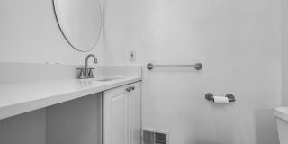886 St. Clair Avenue Gallery 21