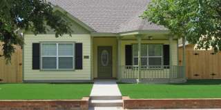 2115 9th Street Gallery 1