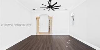 827 SE 2nd Ct Gallery 21