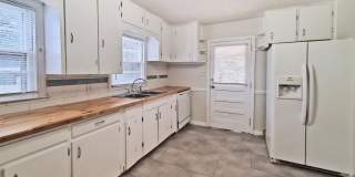 COMING SOON! Cutest 2/1 Bungalow in Hapeville - Housing Vouchers Accepted Gallery 11