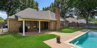 Beautiful 4 Bedroom Home with Pool – Available Now! Gallery 30