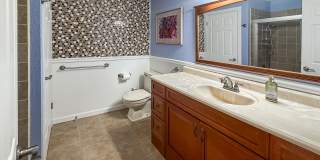 Townhouse-Style Condo for Rent | 7815 218th St SW #113, Edmonds, WA Gallery 17