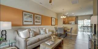 Room in 3 Bedroom Home at Revolutionary Trl Gallery 1