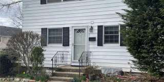502 Towne House Village Gallery 1