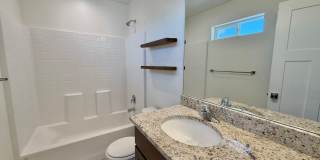 Nearly New Townhome Gallery 16