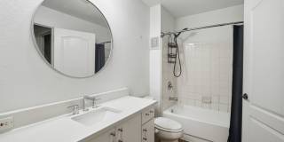 Spacious 1BR/1BA Harbour Island Condo with 2 Car Garage in Gated Island Place Gallery 18