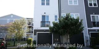 Bright & Open End Unit Townhome Bright & Open End Unit Townhome Gallery 29