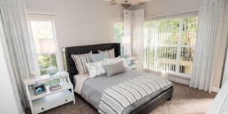 The Carlyle Gallery 22