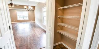 Ranch with Bonus in Fox Crossing! Gallery 7