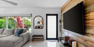 930 N 11th Ct Gallery 9