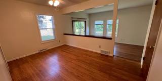 3 Bedroom home with garage, laundry and fenced yard! Gallery 13