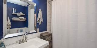 16 Vaughan Avenue unit: 2 Gallery 13