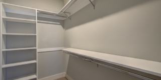 525 East Apartments Gallery 13