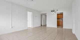 Grand Island Square - 3 Miles to Aventura Mall Gallery 15