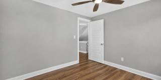 21 E REDMAN Avenue Gallery 67