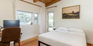 Furnished 2 Bed 2 Bath on Bend's Westside Gallery 6