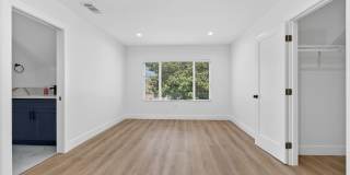678 East 45th Street Gallery 17