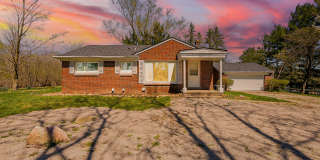 Spacious 3BR Home with Expansive 1-Acre Lot! Gallery 1