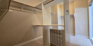 An Amazing NW Home! Over 3300 sq ft w/ pool & spa! Must see! Gallery 37