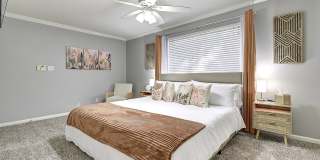 1027 W 19TH Street Gallery 56